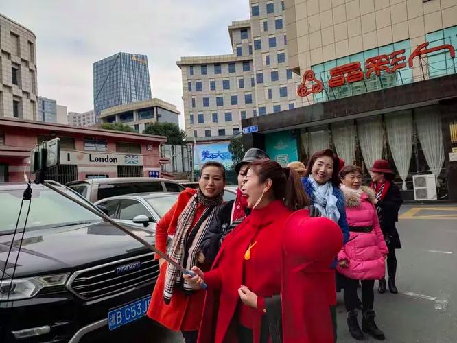 奉贤"醉美枫叶"人潮涌动,今秋晶彩"枫杉共舞"岂容错过! 晶彩聚会度假